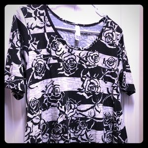LuLaRoe Perfect Tee S GUC